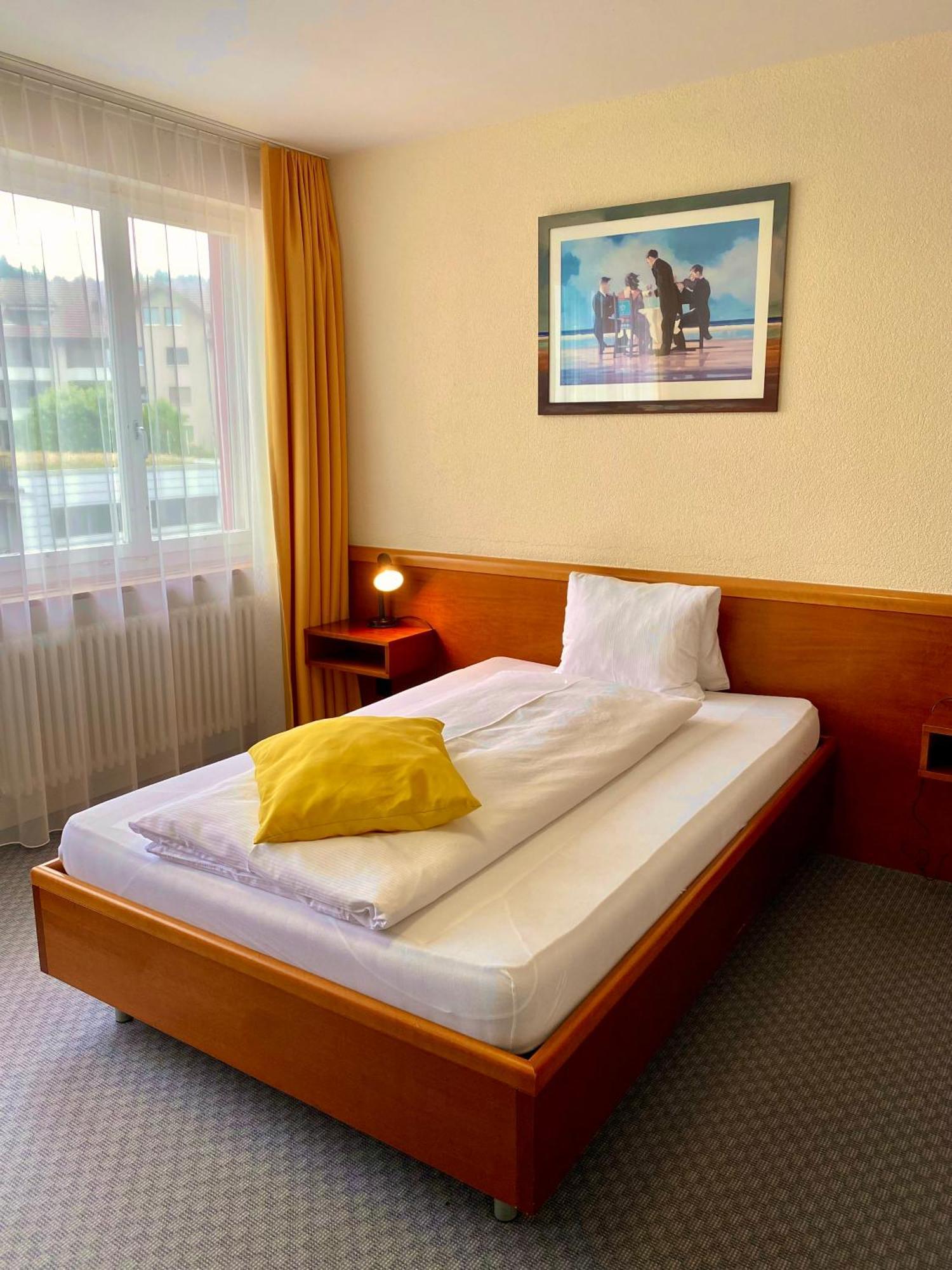 Hotel Zum Roten Loewen Hildisrieden ภายนอก รูปภาพ
